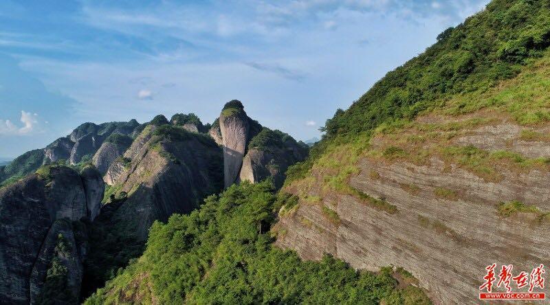 从长远来说,会促使景区加大门票以外的旅游产品研发和旅游服务提供