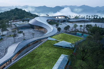 山水相融:黄果树大瀑布、天星桥景区入口游客中心 / 中规院+清水爱派