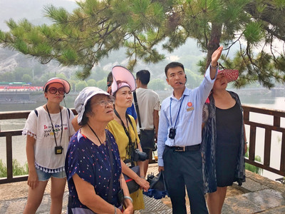 龙门风物迎客心，优质服务展温情——记龙门景区管理与服务的正能量实践